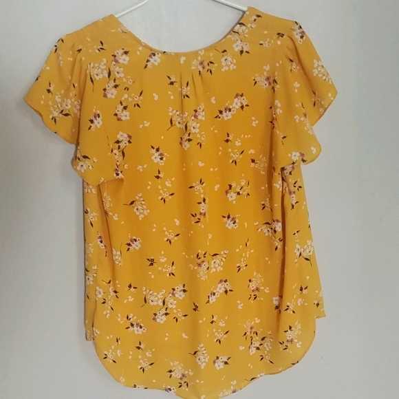 H&M Ladies Floral Design Light Shirt - Picture 2 of 9